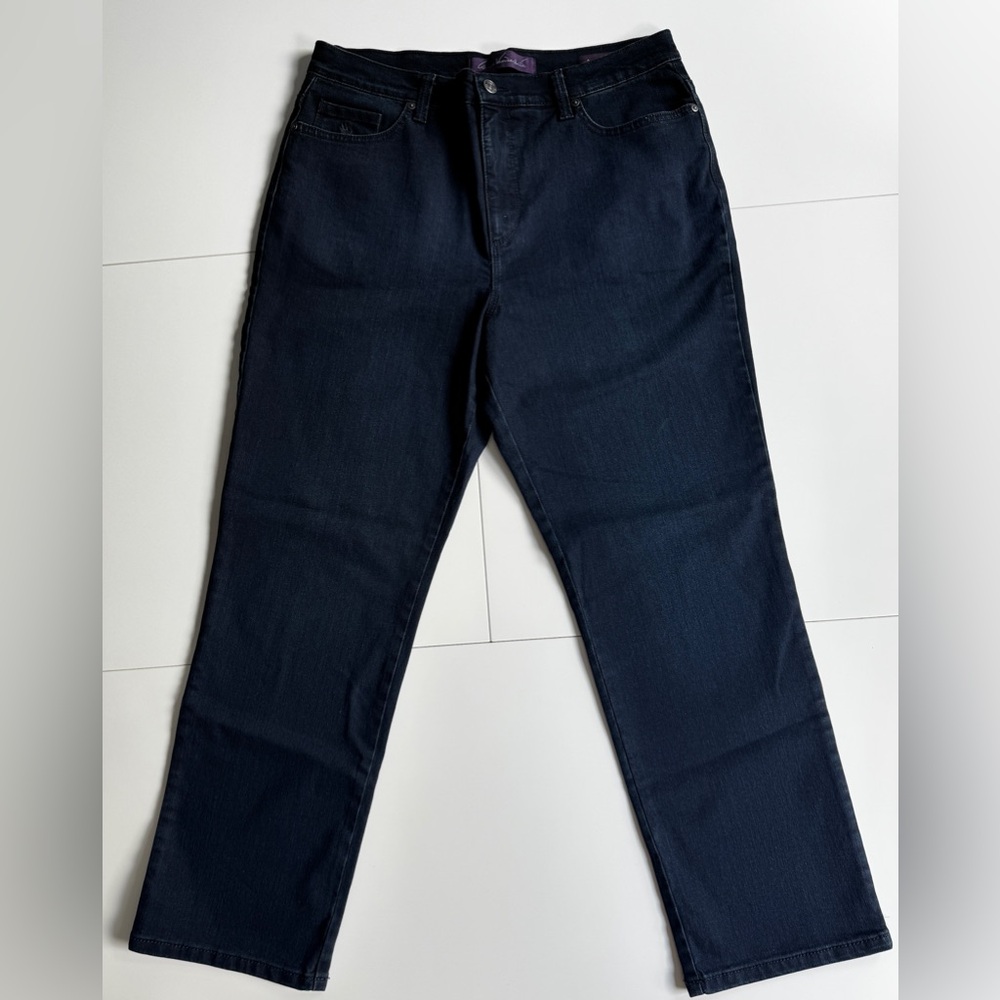 Women’s Gloria Vanderbilt Amanda jeans 14 
Short